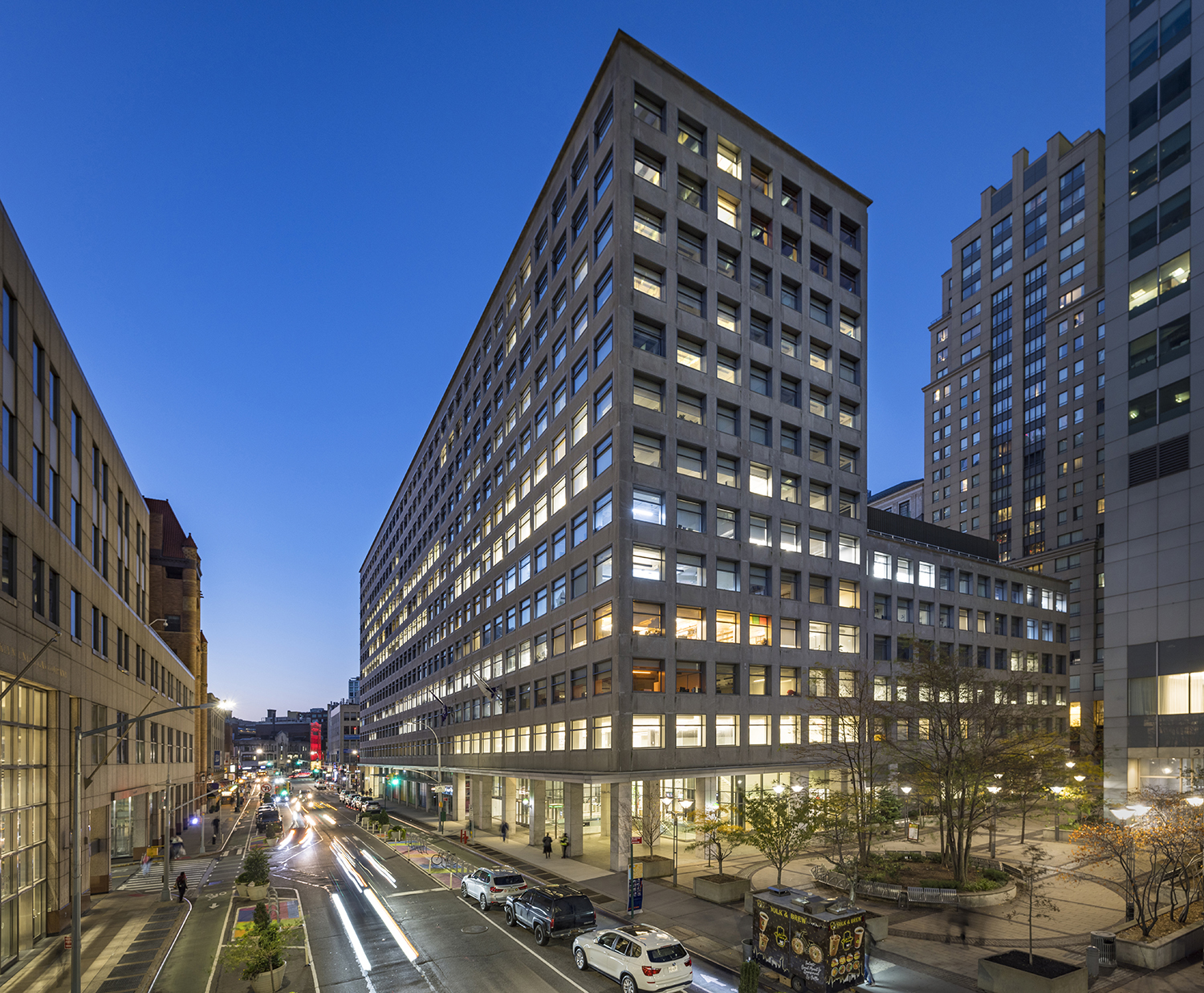 ★Where'd You Get Those? NewYorkCity'sSne Facing poor sales, the partners behind Jean Nouvel's 53W53